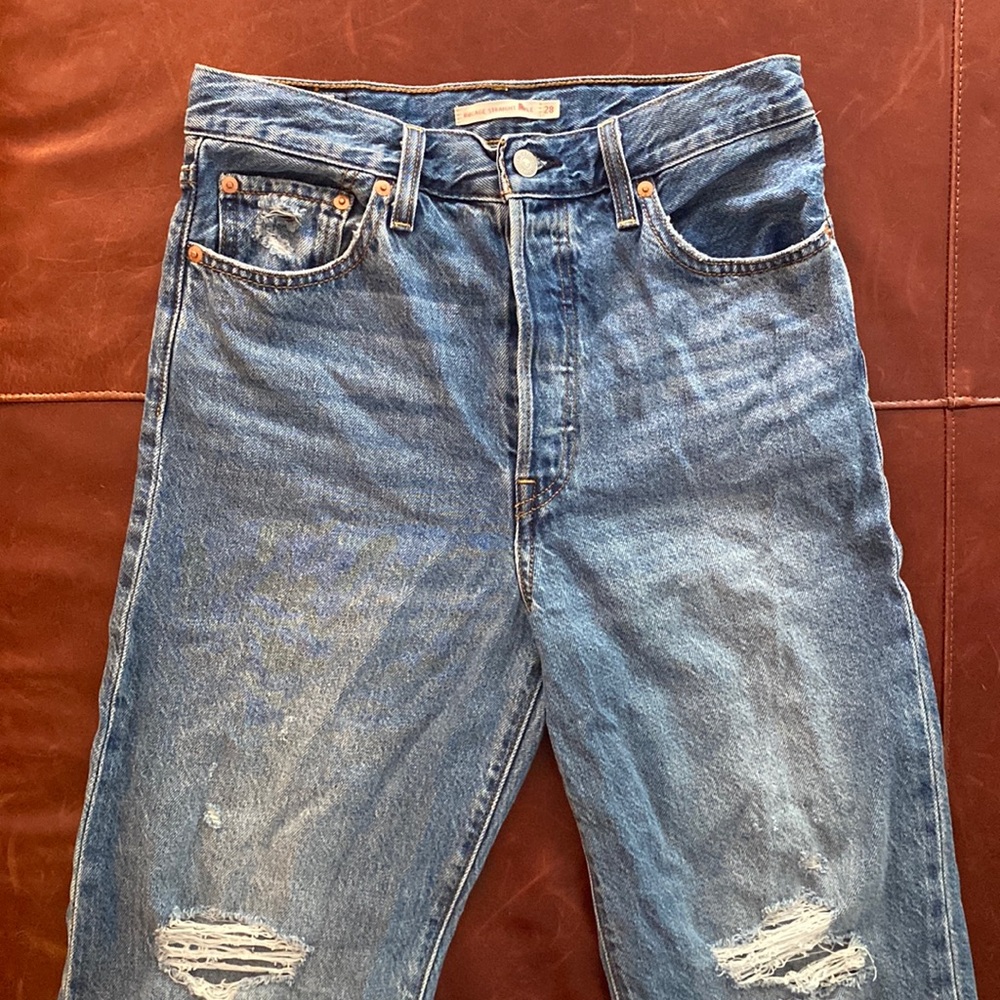 Levi’s ribcage straight ankle jeans size 28